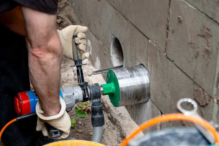 Kernbohrer Job Hamburg bei Kruse & Pollmann auf der Baustelle